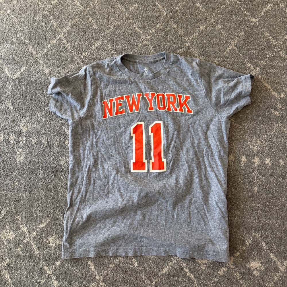 NBA New York Knicks t-shirt Brunson - youth large, fits like a youth medium
